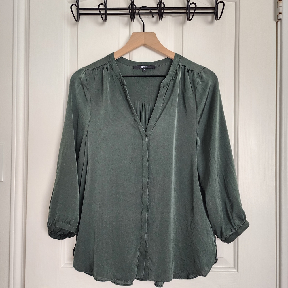 Quince Washable Stretch Silk Pleat Back Blouse In Forest Green